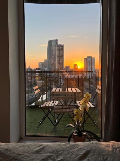 Cozy Flat With Balcony Apartment London Exterior photo